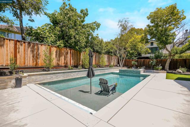 139 Shelterwood Ln, Danville CA: https://media.crmls.org/mediaz/63ed1158-1ad3-4140-860a-9ad72eaa7b0c.jpg