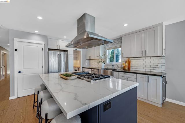 1424 Sunnyslope Ave, Belmont CA: https://media.crmls.org/mediaz/63ee1a38-e7f4-468a-8c2f-6c9a3168d5b9.jpg