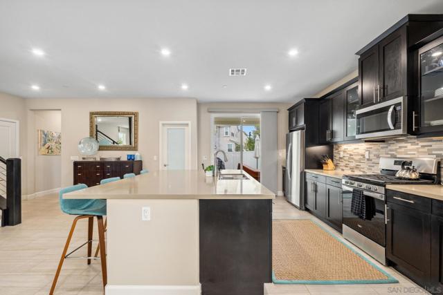 27661 Heritage Ln, Valley Center CA: https://media.crmls.org/mediaz/63ee7fd9-f1f4-477f-8899-0829227aa78c.jpg