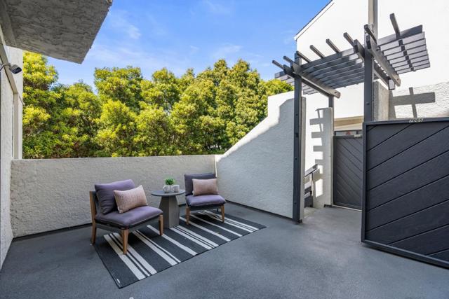 1 Appian Way, South San Francisco CA: https://media.crmls.org/mediaz/63eec041-5071-4b73-81a8-5c969fd7b9db.jpg