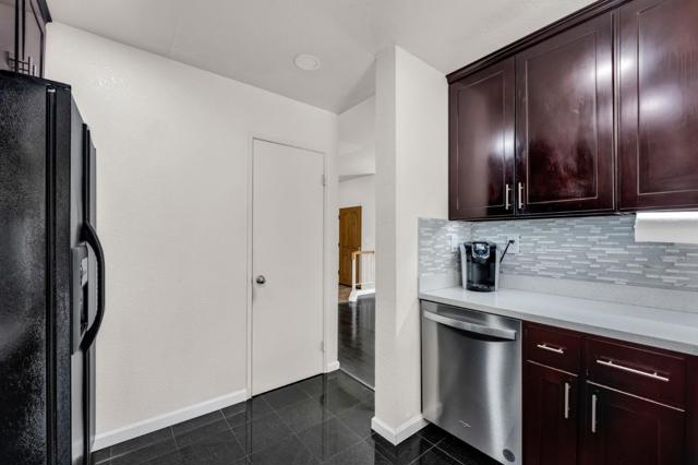 4438 Calypso Terrace, Fremont CA: https://media.crmls.org/mediaz/63ef50de-bb21-4348-85d2-d28749ebb4a4.jpg