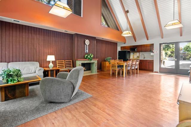522 Thain Way, Palo Alto CA: https://media.crmls.org/mediaz/63ef6120-c832-4c65-850d-ccfadb0f272b.jpg