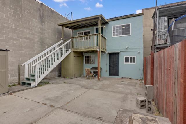 213 7th Street, Oakland CA: https://media.crmls.org/mediaz/63ef778e-e04c-43eb-8a14-1b23b852e1f0.jpg
