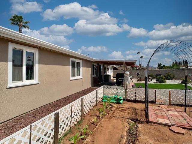 Detail Gallery Image 41 of 44 For 1636 Buckeye Dr, El Cajon,  CA 92021 - 4 Beds | 1/1 Baths