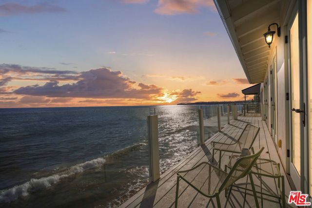 26908 Malibu Cove Colony Drive, Malibu CA: https://media.crmls.org/mediaz/63f112c8-f2fd-48bd-b254-5e9942ccb617.jpg