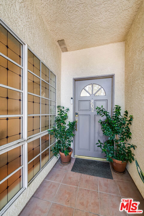 4444 Moorpark Way, 202 photo 5