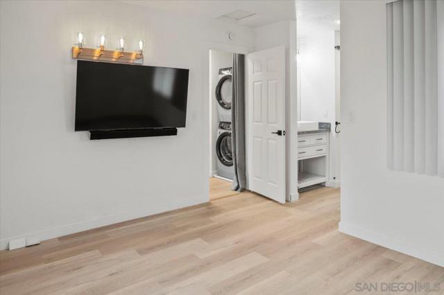 1418 Minden Dr, San Diego CA: https://media.crmls.org/mediaz/63f16731-9e67-4f36-bc8a-5b34850d5b53.jpg
