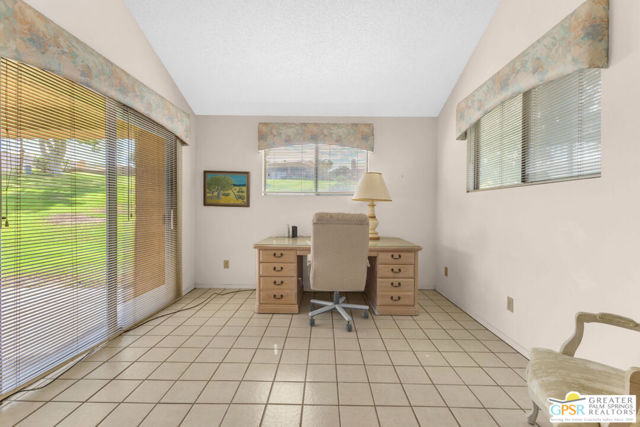 73283 Phoebe Court, Palm Desert CA: https://media.crmls.org/mediaz/63f1f848-8285-47f2-af40-dffe80616656.jpg