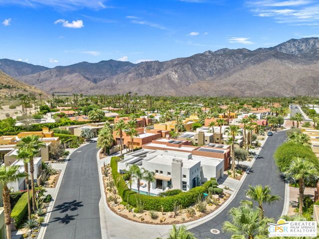 2985 Searchlight Lane, Palm Springs CA: https://media.crmls.org/mediaz/63f22e63-1833-4fea-ab12-dfa00596618e.jpg