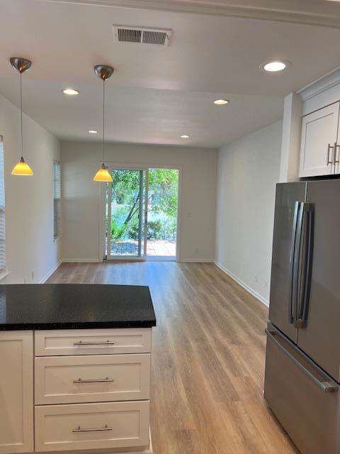 63 WATERSIDE Circle, Redwood City CA: https://media.crmls.org/mediaz/63f2bd4e-b0db-4bef-92f7-9538503d7242.jpg