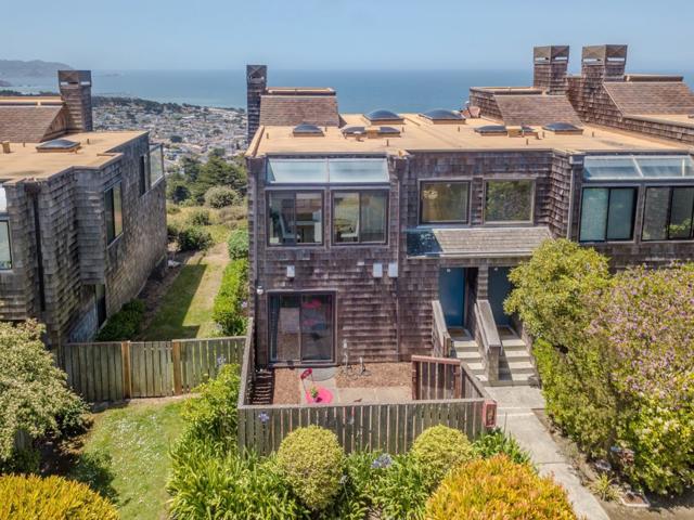 262 Beachview Avenue, Pacifica CA: https://media.crmls.org/mediaz/63f2c380-734e-45b9-a4c4-5c793ffea7f6.jpg