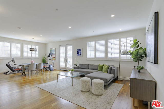 4661 Wilshire Boulevard, Los Angeles CA: https://media.crmls.org/mediaz/63f37f25-ffb1-4338-8311-19a44a2d5b84.jpg