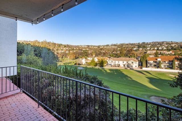 Detail Gallery Image 8 of 24 For 2630 Pirineos Way #14,  Carlsbad,  CA 92009 - 2 Beds | 2 Baths