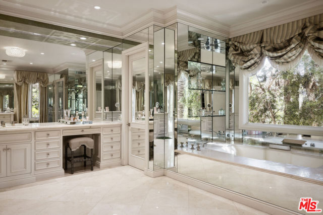 Drew Fenton | 1160 Chantilly Road Los Angeles CA | MLS: 7326757