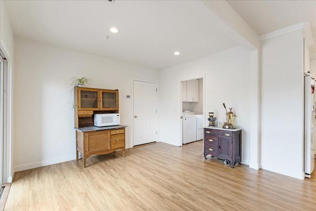 334 Park Way, Santa Cruz CA: https://media.crmls.org/mediaz/63f41a4e-53cd-41bd-9c9e-78e70f787486.jpg