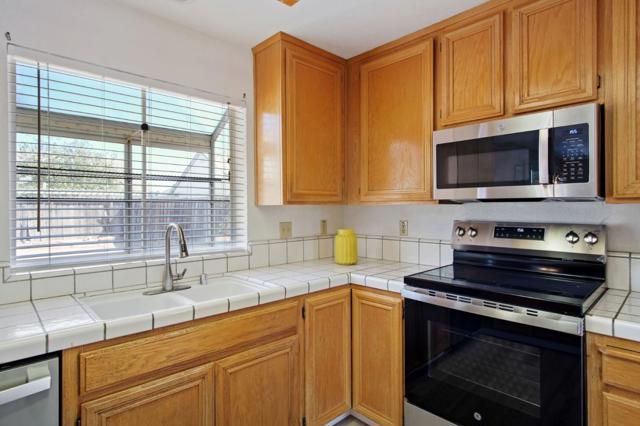 1622 Fir Drive, Los Banos CA: https://media.crmls.org/mediaz/63f42b54-d839-4f9c-aa4d-2f2c3c4b1dd6.jpg