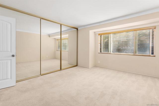 8561 Villa La Jolla Dr, La Jolla CA: https://media.crmls.org/mediaz/63f42c46-6ca7-4bad-92cc-007fa30c0684.jpg