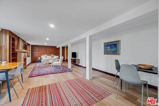 1631 Champlain Terrace, Los Angeles CA: https://media.crmls.org/mediaz/63f45649-262e-40f8-9d62-bf7c847803bc.jpg