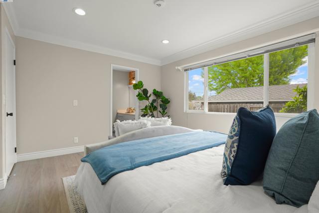 501 Amherst Ct, San Ramon CA: https://media.crmls.org/mediaz/63f496d6-7d78-42db-9f32-13cf219706a2.jpg