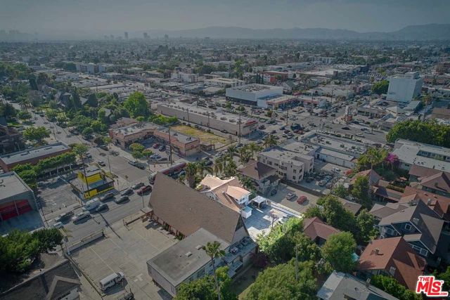 1934 Western Avenue, Los Angeles, California 90018, 8 Bedrooms Bedrooms, ,4 BathroomsBathrooms,Single Family Residence,For Sale,Western,24409155