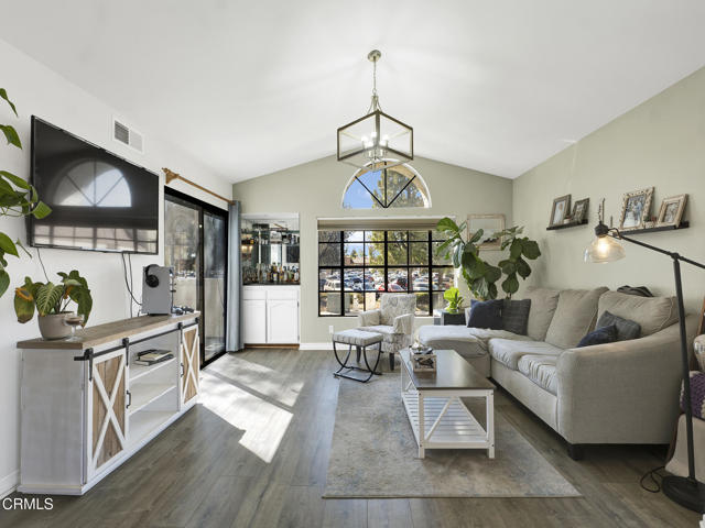 Detail Gallery Image 5 of 26 For 1257 Mission Verde Dr, Camarillo,  CA 93012 - 2 Beds | 2 Baths