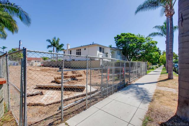 Image 8 of 20 For 743 B Ave  