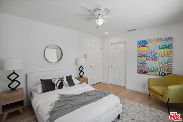 314 22nd Street, Santa Monica CA: https://media.crmls.org/mediaz/63f5c32d-2f3e-4e77-af79-7c9d57205795.jpg