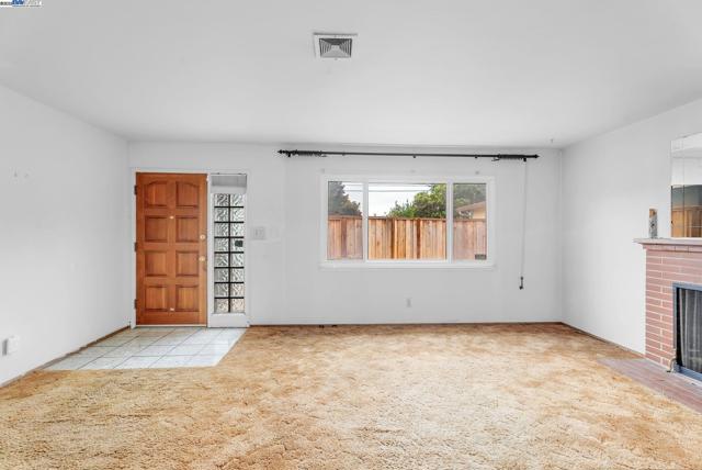 28458 Etta Ave, Hayward CA: https://media.crmls.org/mediaz/63f5fbc5-222f-4591-a5b1-bfb929d5d4e7.jpg