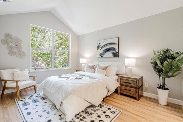 Image 7 of 26 For 419 Saint Emilion Ct