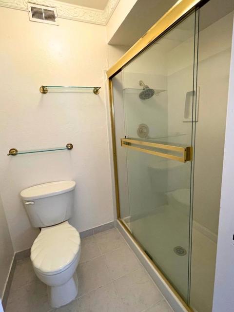 7959 La Riviera Drive, Sacramento CA: https://media.crmls.org/mediaz/63f67b80-68f8-4304-8156-5808ab7b27a1.jpg