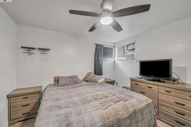 4655 Augustine St, Pleasanton CA: https://media.crmls.org/mediaz/63f67d70-5b77-464c-aa86-9ecf32ee1f3e.jpg