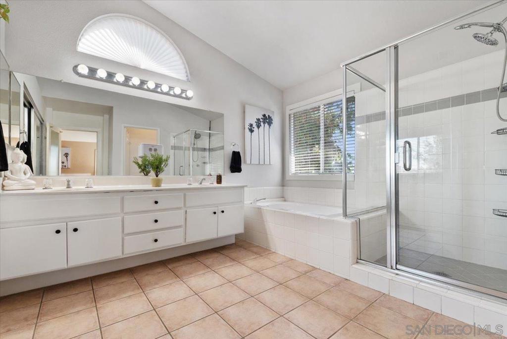 MLS #250035279SD image #15