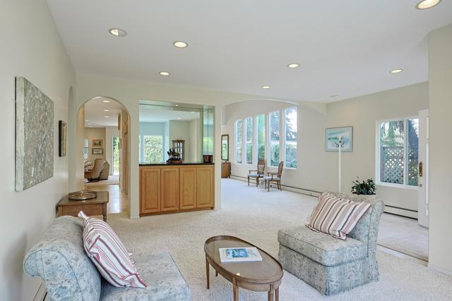638 Margarita Ave, Coronado CA: https://media.crmls.org/mediaz/63f6b995-9adb-4618-9006-c0ae69764473.jpg