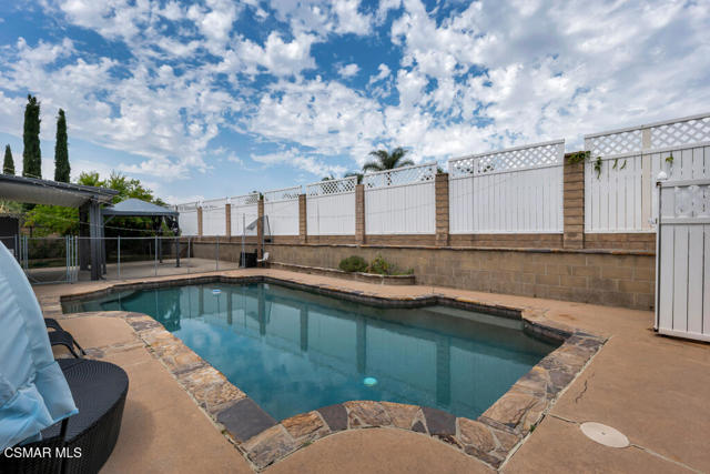 6211 Anastasia Street, Simi Valley CA: https://media.crmls.org/mediaz/63f70ed7-ddf5-4e4a-9df8-2f8bbfb42456.jpg