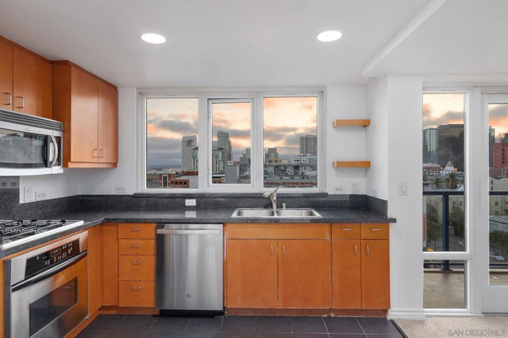 875 G St. - photo 8