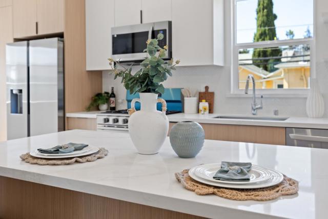 605 Minor Avenue, San Jose CA: https://media.crmls.org/mediaz/63f7d5e1-c1ea-4c36-b34c-23595270ff22.jpg