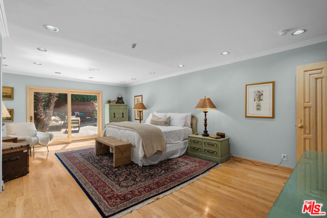 2103 N Hobart Boulevard, Los Angeles CA: https://media.crmls.org/mediaz/63f7f512-c080-4fa4-86c8-650b800da036.jpg