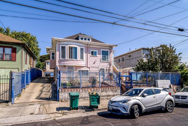 2520 E 24th Street, Oakland CA: https://media.crmls.org/mediaz/63f81497-fc09-438f-bf8e-35dcf85144de.jpg