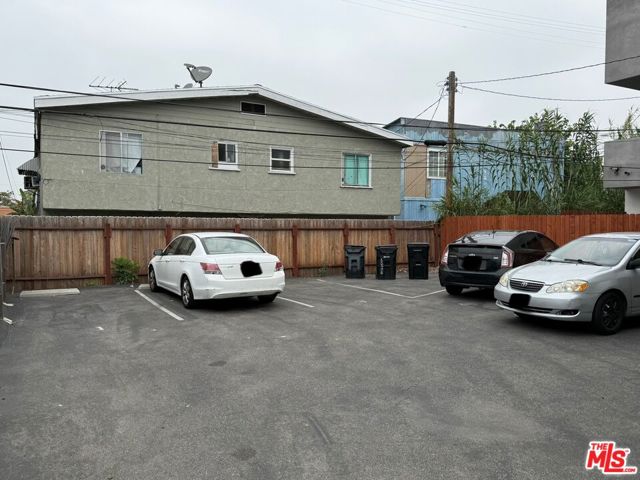 2333 Hauser Boulevard, Los Angeles CA: https://media.crmls.org/mediaz/63f90e30-73b1-48c2-b30e-67ccfff27e0b.jpg