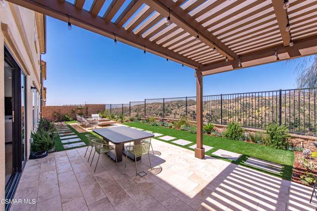 20843 Acorn Circle, Porter Ranch CA: https://media.crmls.org/mediaz/63f97194-6379-47bd-a4af-420cb0f6e008.jpg