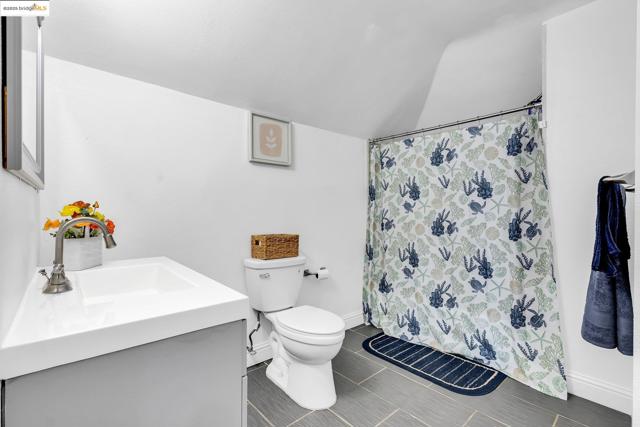 2350 W Shell Ave, Martinez CA: https://media.crmls.org/mediaz/63fa3826-de25-431e-901b-c7ad4105f95b.jpg