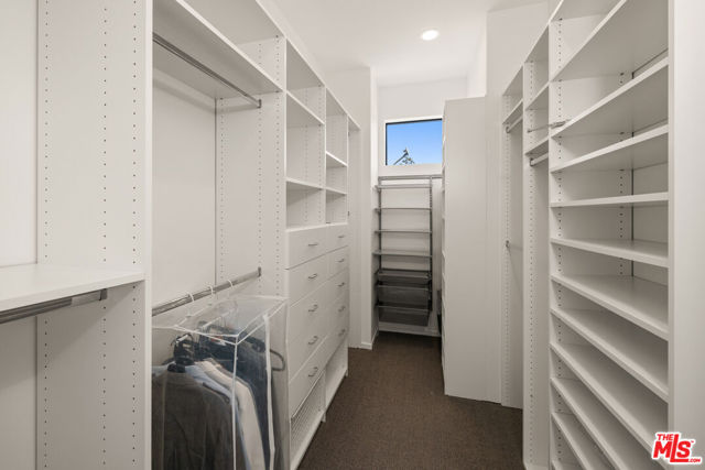 135 Outrigger Mall, Marina del Rey CA: https://media.crmls.org/mediaz/63fa8856-a0bd-4ac0-96e1-afc34506b1da.jpg