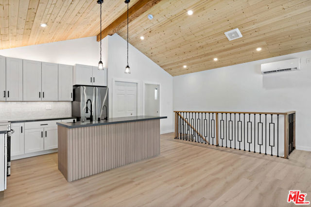 23906 1/2 Darbun Drive, Newhall CA: https://media.crmls.org/mediaz/63fad6f8-bdf6-4109-be37-8691e91d355d.jpg