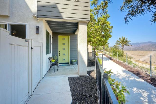2056 Callisto Terrace, Chula Vista CA: https://media.crmls.org/mediaz/63fb63bb-07bc-42e1-9446-34f13cfbdd22.jpg