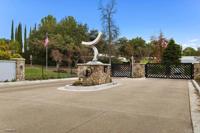 Detail Gallery Image 9 of 48 For 18218 Paradise Mountain Rd #220,  Valley Center,  CA 92082 - 3 Beds | 2 Baths