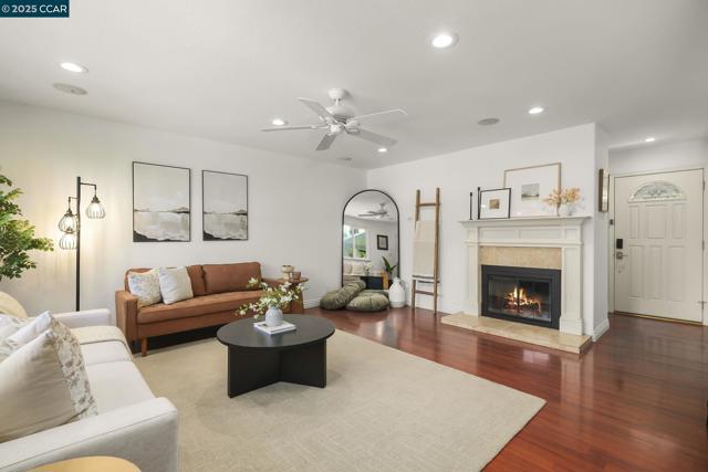 3937 Majestic Dr, Concord CA: https://media.crmls.org/mediaz/63fce498-c22d-4a8d-9b95-0633ac78b33e.jpg