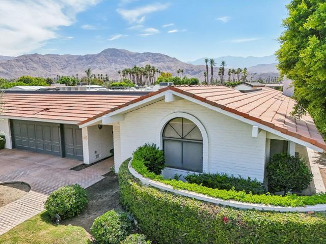 23 Park Lane, Rancho Mirage CA: https://media.crmls.org/mediaz/63fcf68f-4085-44de-94b2-4d050635d187.jpg