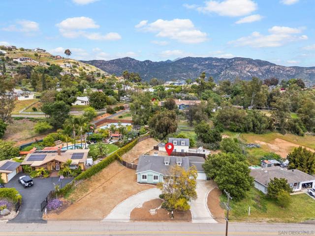 11507 Pinehurst Drive, Lakeside CA: https://media.crmls.org/mediaz/63fd6467-c379-4818-ad48-2ce71bd20eab.jpg