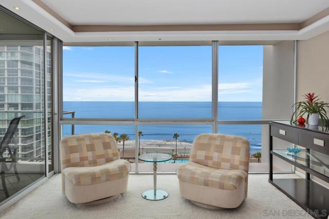 1810 Avenida Del Mundo, Coronado CA: https://media.crmls.org/mediaz/63fd6798-29f2-4a21-9f8e-94cf80400bdd.jpg