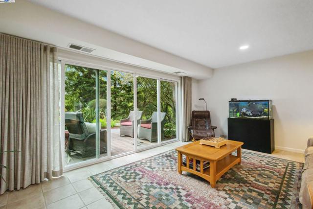 3565 Star Ridge Rd, Hayward CA: https://media.crmls.org/mediaz/63fd8815-3609-48fc-a4f3-f8a48eeef387.jpg